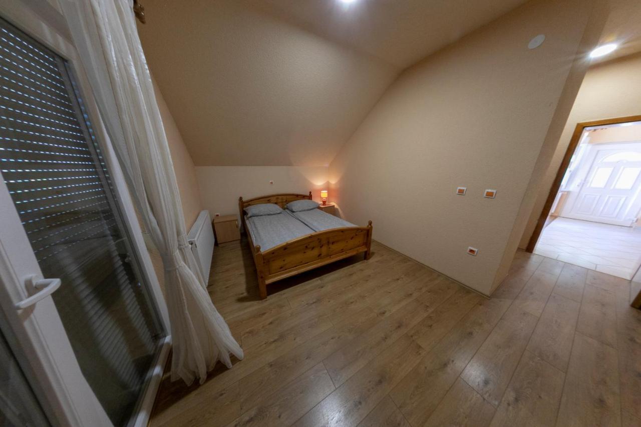 Apartment Crvena Jabuka