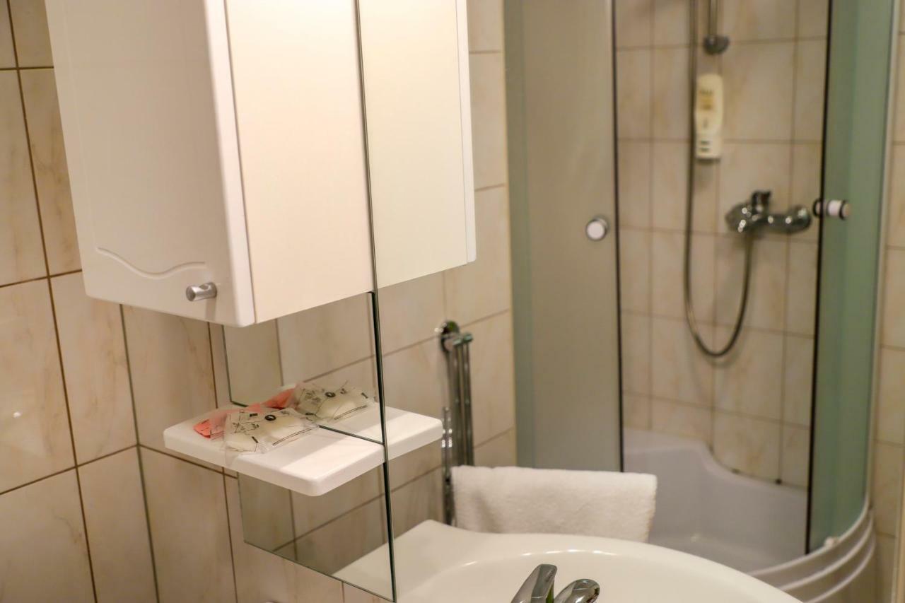 Crvena Jabuka Apartment *