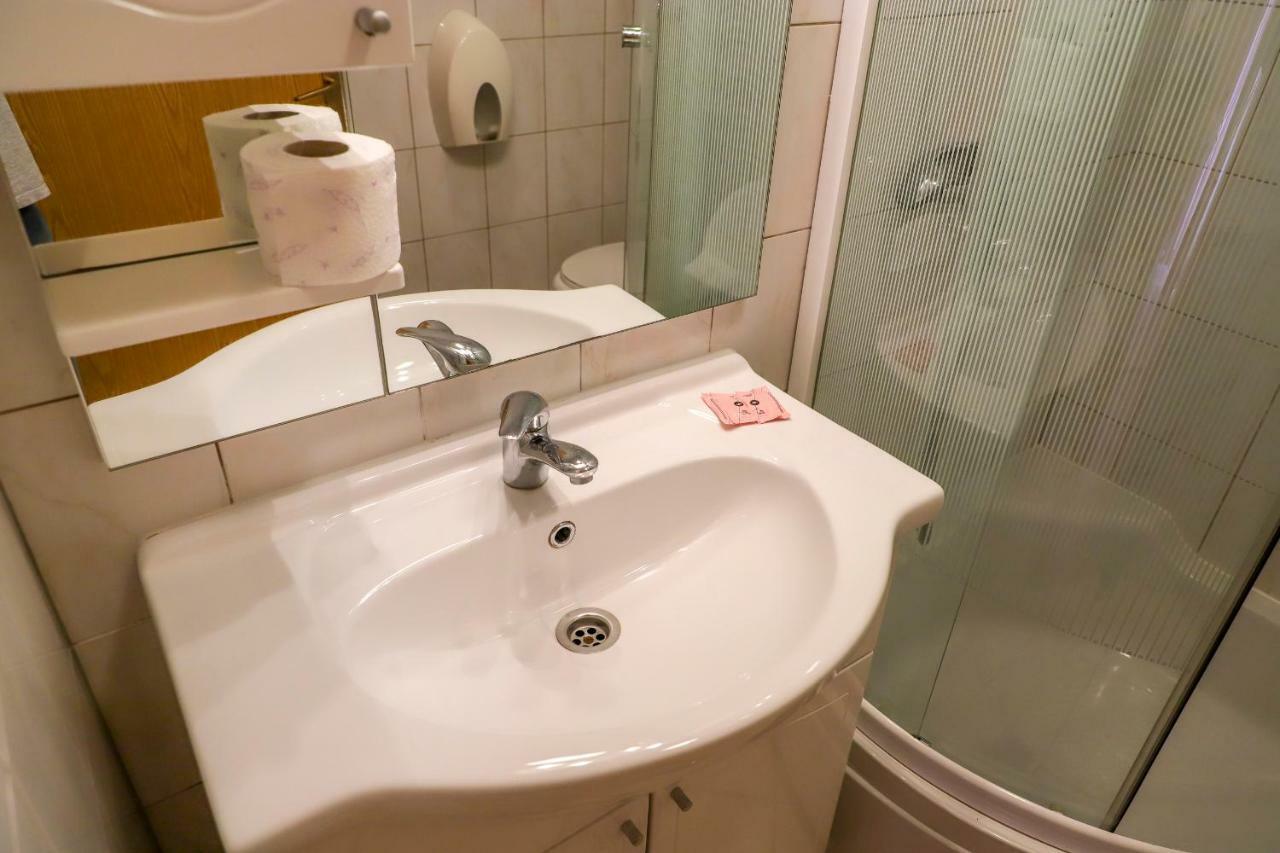 Crvena Jabuka Apartment *