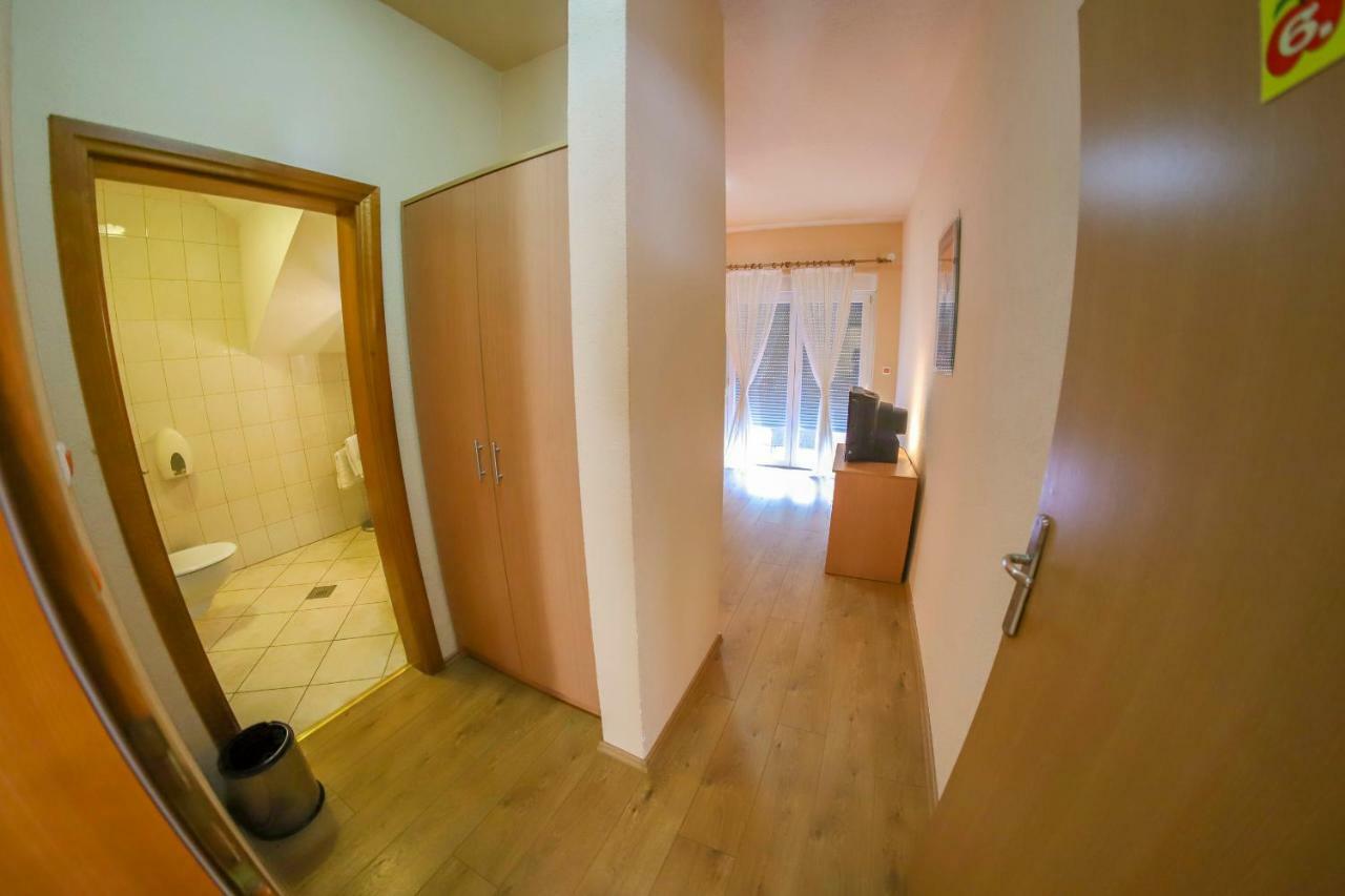 Crvena Jabuka Apartment