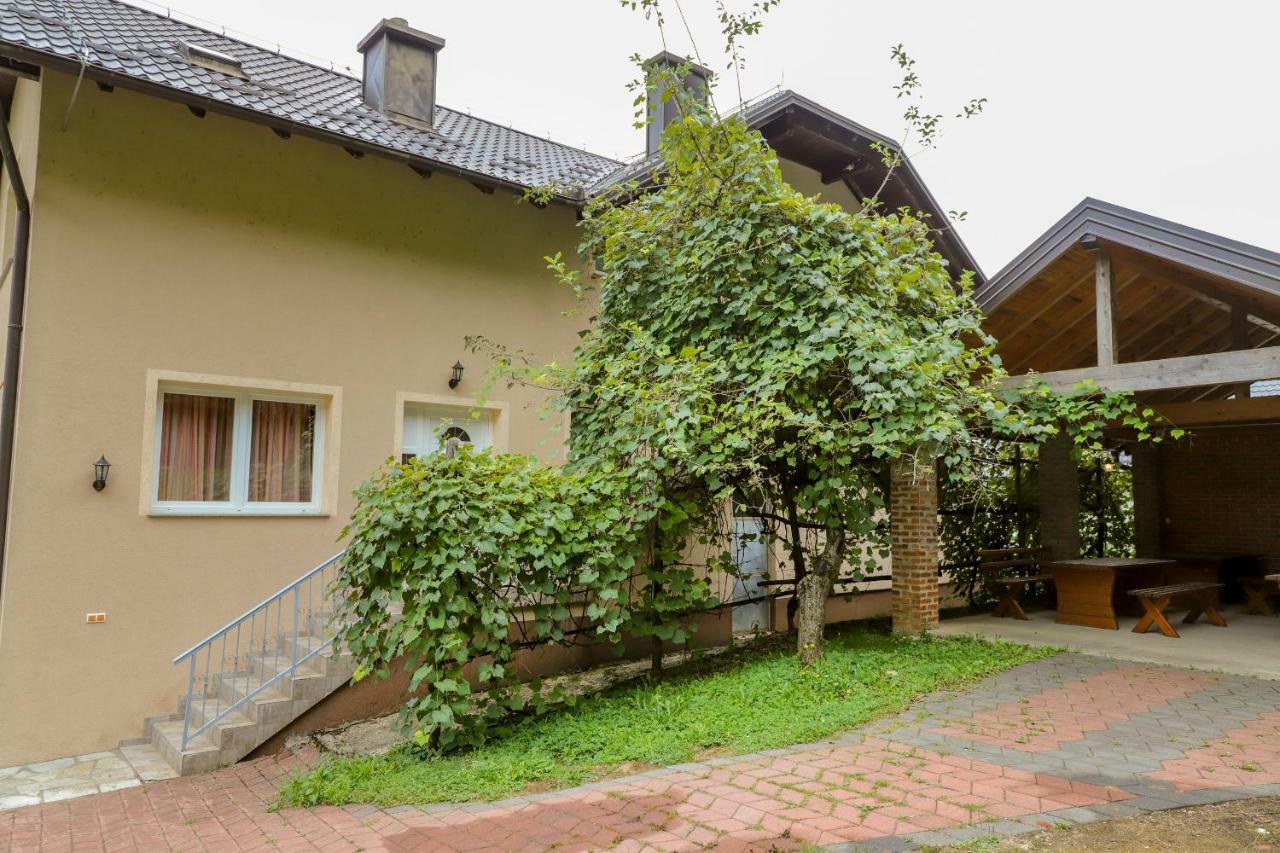 Crvena Jabuka Apartment